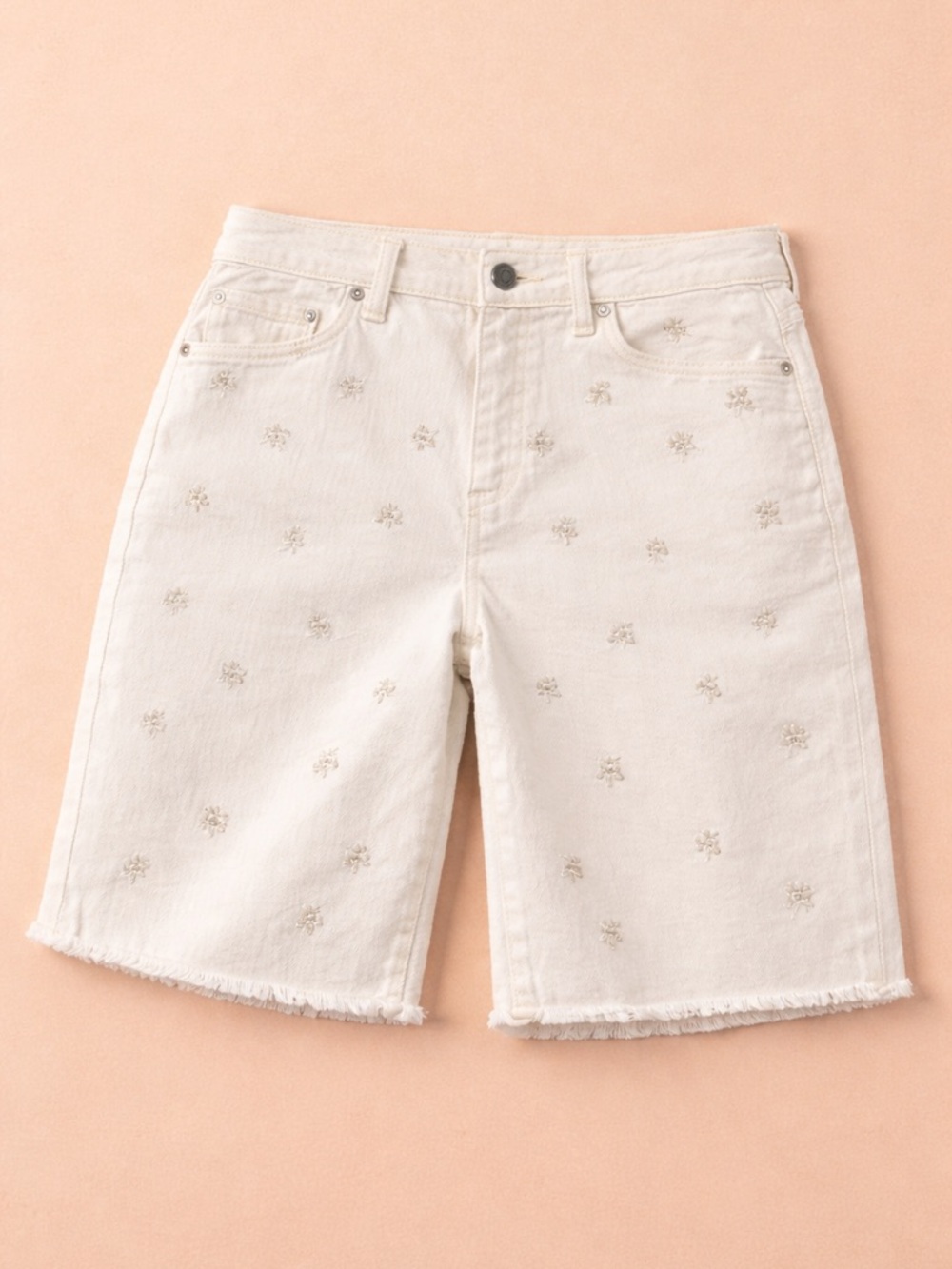 Style & Co Embroidered Bermuda Shorts Size 6 Ivory Floral Mid Rise Stretch Denim - Picture 3 of 4